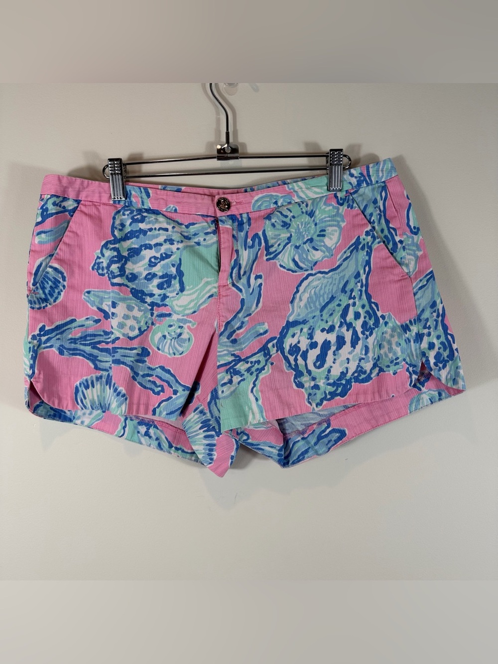Lilly Pulitzer Pink Shell-Print Shorts Size 10